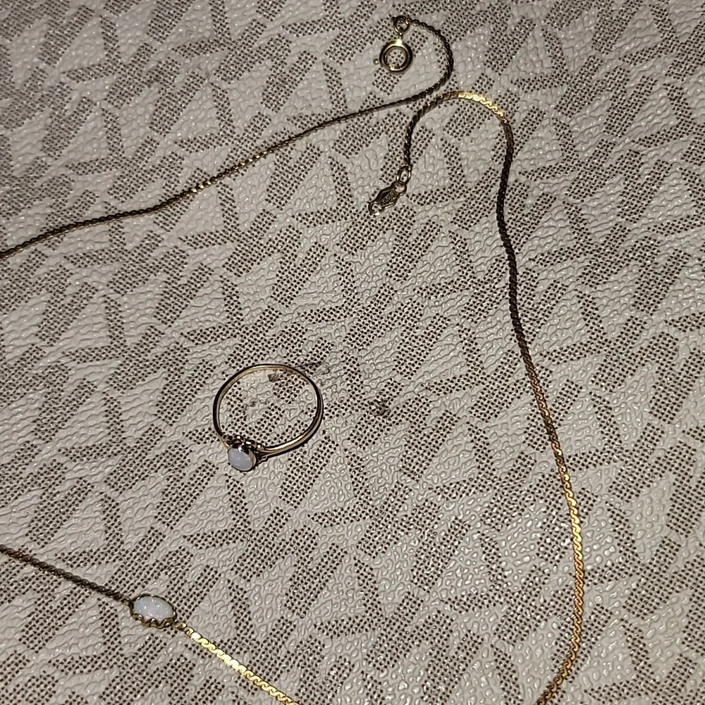 ✨ Vintage Gold & Opal Duo: 12k Necklace & 10k Ring Set! ✨ - Picture 9 of 12